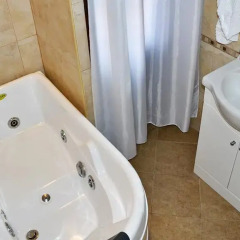 Family Hotel Varosha 2003 3* Люкс с разными типами кроватей фото 3