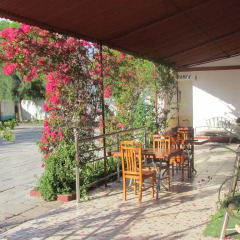 Отель Dolar Lodges & Tours питание