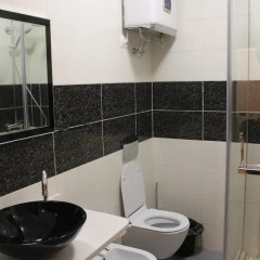 Отель Tirana Smart Home Албания, Тирана - отзывы, цены и фото номеров - забронировать отель Tirana Smart Home онлайн ванная фото 2