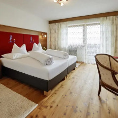 Отель Alpenhotel Laurin 3* Улучшенный номер фото 10
