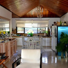 Отель Faré Tevanaki by Tahiti Homes гостиничный бар