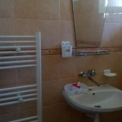 Отель Guest House Villa Yavorov 2 Поморие ванная