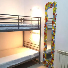 Pil Pil Hostel Madrid Кровать в общем номере с двухъярусной кроватью фото 9