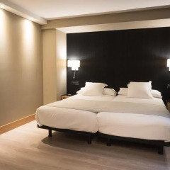 Hotel Plaza 4* Стандартный семейный номер с двуспальной кроватью фото 4