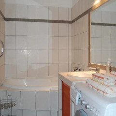 Отель Bronson Apartman ванная фото 3
