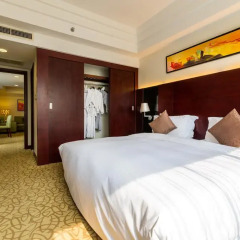 Отель Holiday Inn Shanghai Hongqiao Central 4* Представительский люкс с различными типами кроватей фото 8