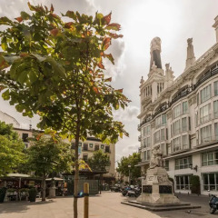 Отель Apartamentos Plaza Santa Ana Улучшенные апартаменты