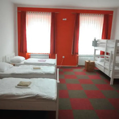 Hostel Sara Кровать в общем номере с двухъярусной кроватью фото 2
