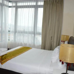 Отель Taragon Residences комната для гостей