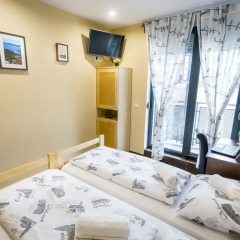 Hostel Moving Номер Делюкс с различными типами кроватей