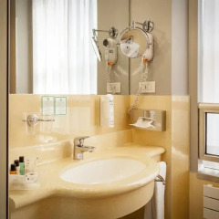 Отель Holiday Inn Milan - Garibaldi Station 4* Стандартный номер с различными типами кроватей фото 7