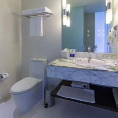 Отель Holiday Inn Express Bangkok Siam 3* Улучшенный номер с различными типами кроватей фото 5