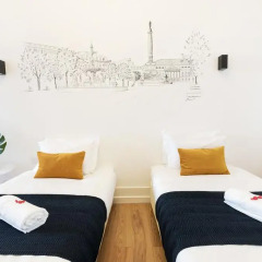 Отель Lisbon Check-In Guesthouse 3* Улучшенный номер с различными типами кроватей фото 6