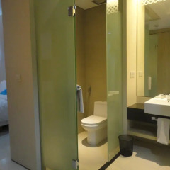 Megaland Hotel ванная