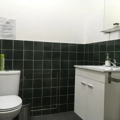 Отель Lisbon Check-In Guesthouse 3* Стандартный номер с двуспальной кроватью (общая ванная комната) фото 5