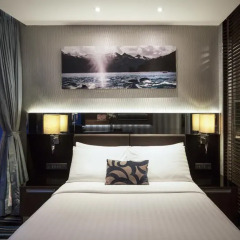 Отель The Continent Bangkok by Compass Hospitality 4* Улучшенный номер с различными типами кроватей фото 8