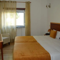 Hotel Louro 3* Улучшенный номер двуспальная кровать фото 12