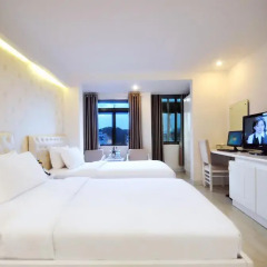The White Hotel 3* Номер Делюкс с 2 отдельными кроватями