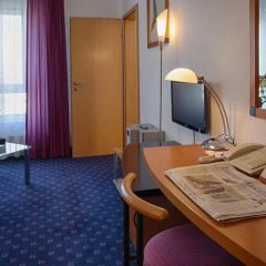 Отель H&S Belmondo Leipzig Airport 4* Стандартный номер с различными типами кроватей фото 4