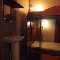Hostel Uyutnoye Mestechko Кровать в общем номере с двухъярусной кроватью фото 16