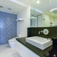Отель Oakwood Residence Sukhumvit 24, Bangkok ванная