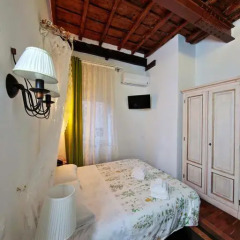 Отель Antica Dimora Donna Isabella 3* Улучшенный номер с различными типами кроватей фото 7