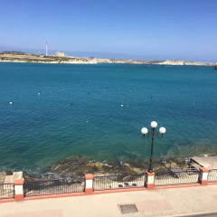 Отель Bedzzz By The Sea пляж