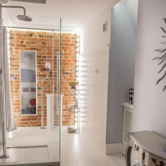 Отель Apartamenty Ambasada Улучшенные апартаменты с различными типами кроватей