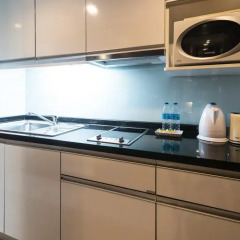 Legacy Suites Hotel Sukhumvit by Compass Hospitality 4* Студия Делюкс с разными типами кроватей фото 11