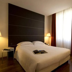 Отель TownHouse 70 4* Улучшенный номер с двуспальной кроватью фото 3