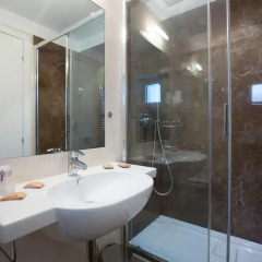 Floris Hotel 3* Номер Комфорт с двуспальной кроватью