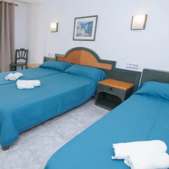Отель Hostal Rosalia Стандартный номер с различными типами кроватей фото 2