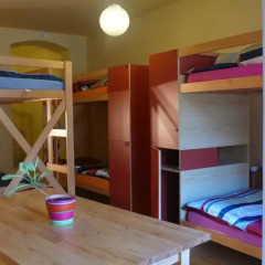 Hostel Marabou Prague Стандартный номер с двуспальной кроватью (общая ванная комната) фото 4