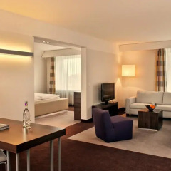 Estrel Hotel Berlin 4* Стандартный номер с двуспальной кроватью фото 8