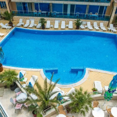 Family Hotel Gallery бассейн