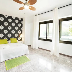 Отель Fira Guest House комната для гостей фото 2