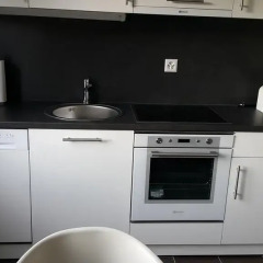 Отель Residence Serviced House в номере