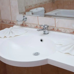 Отель Sunny Болгария, Созополь - отзывы, цены и фото номеров - забронировать отель Sunny онлайн ванная
