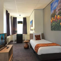 Amsterdam Teleport Hotel 3* Стандартный семейный номер с различными типами кроватей фото 3