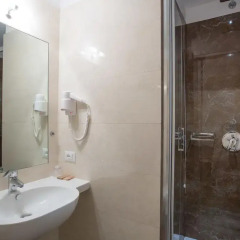 Floris Hotel 3* Улучшенный номер с различными типами кроватей фото 4