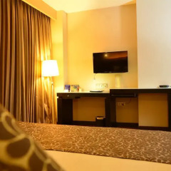 Pearl Grand Hotel 3* Улучшенный номер с различными типами кроватей фото 5