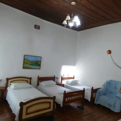 Отель Hostel Lorenc Албания, Берат - отзывы, цены и фото номеров - забронировать отель Hostel Lorenc онлайн комната для гостей фото 2