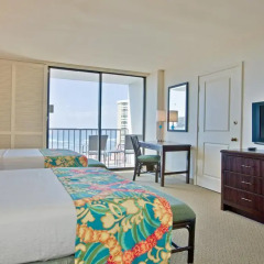 Отель Waikiki Beachcomber by Outrigger 3* Стандартный номер с различными типами кроватей фото 7