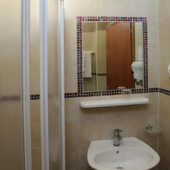 Mini Hotel 3* Номер категории Эконом с двуспальной кроватью
