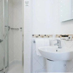 Отель Innkeeper's Lodge Brighton, Patcham ванная
