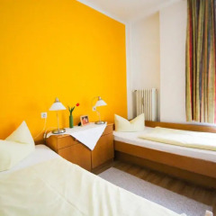 Отель Pension/Guesthouse am Hauptbahnhof Стандартный номер с двуспальной кроватью (общая ванная комната) фото 6