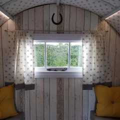 Отель The Little Hide - Grown Up Glamping Стандартный номер с различными типами кроватей фото 3