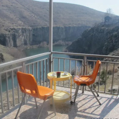 Отель Holiday Home Kanyon Армения, Бюракан - отзывы, цены и фото номеров - забронировать отель Holiday Home Kanyon онлайн балкон