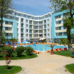 Отель Bulgarienhus Yassen Apartments Болгария, Солнечный берег - отзывы, цены и фото номеров - забронировать отель Bulgarienhus Yassen Apartments онлайн бассейн