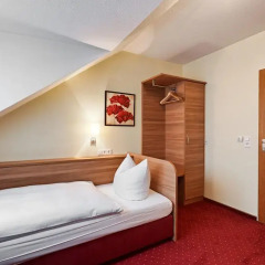 Hotel Garni Nuernberger Trichter 3* Стандартный номер с различными типами кроватей фото 3